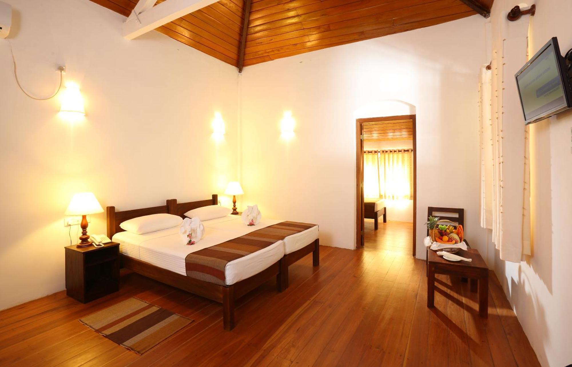 The Sanctuary At Tissawewa Hotel Anuradhapura Exterior photo